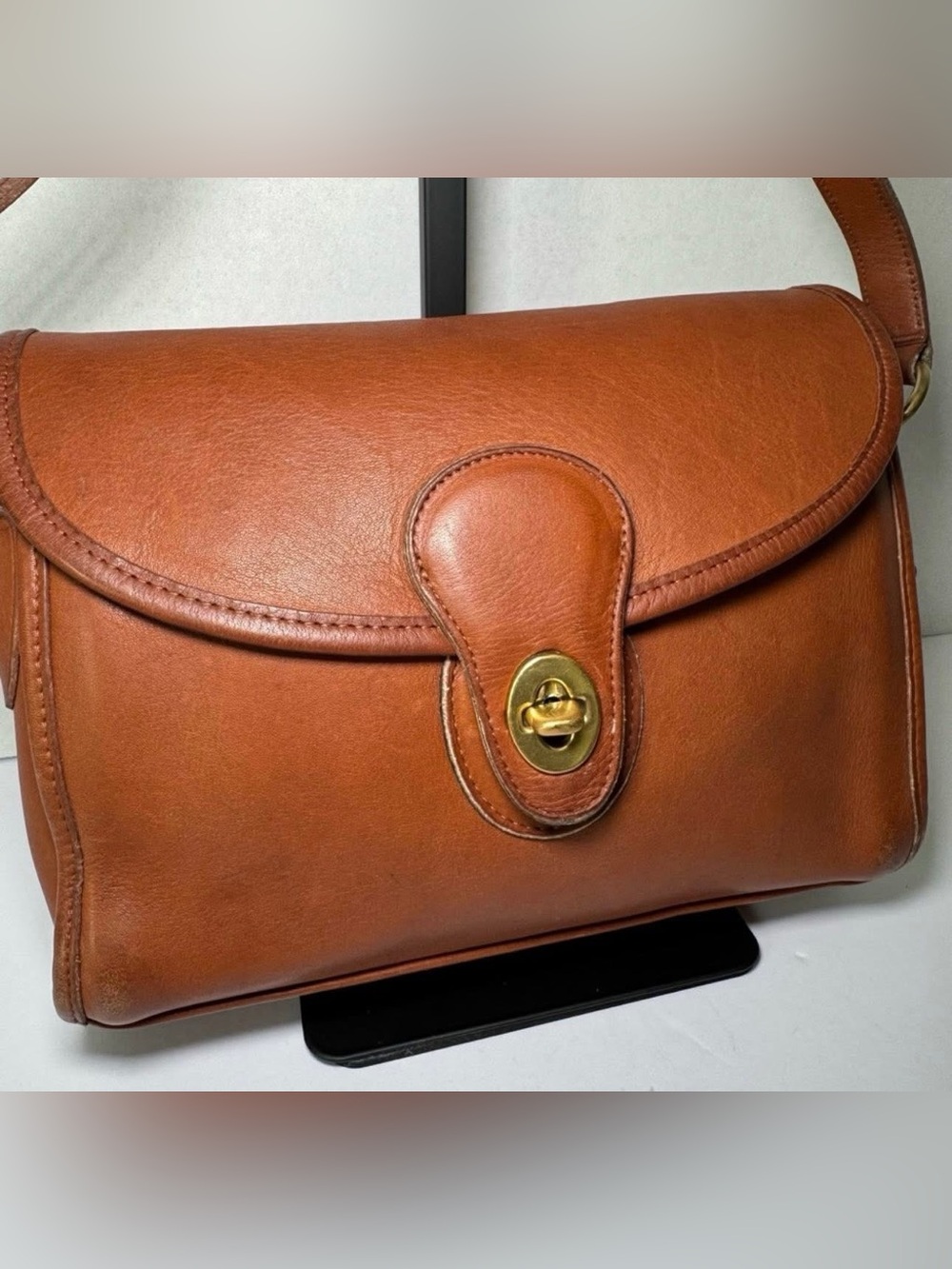Vintage Coach Devon in British Tan